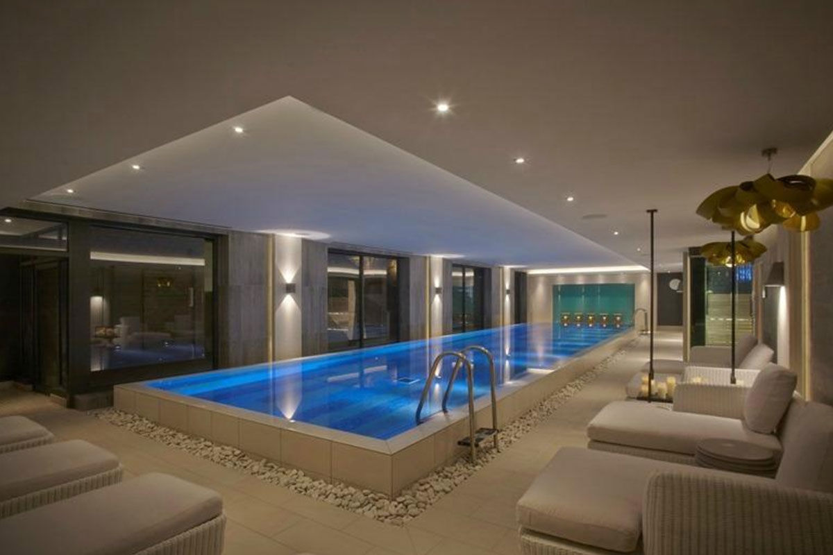 <b>Dormy House, Broadway</b> - Housed in a former 17th century farmhouse, this boutique hotel is charming, quaint and makes guests feel at home in the country. Perched high above the village of Broadway, the Dormy House offers beautiful views of the Cotswolds and cozy inside nooks to retreat to.