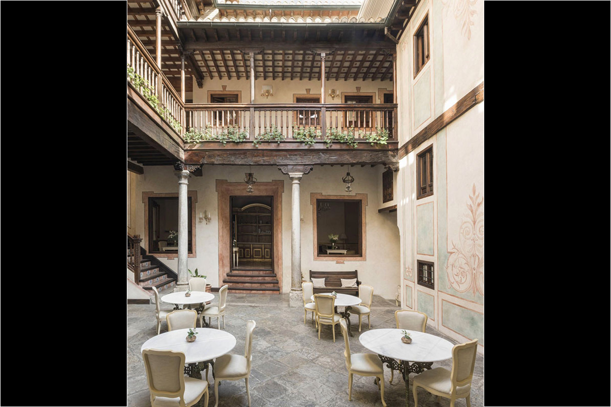 <b>Hotel Casa 1800 Granada</b> - A 6-minute walk to the Granada Cathedral, this upscale hotel is housed in a charming 16th century building with original wooden beams. Rooms are elegantly decorated, and the enclosed patio and lounge are comfortable places for guests to relax.