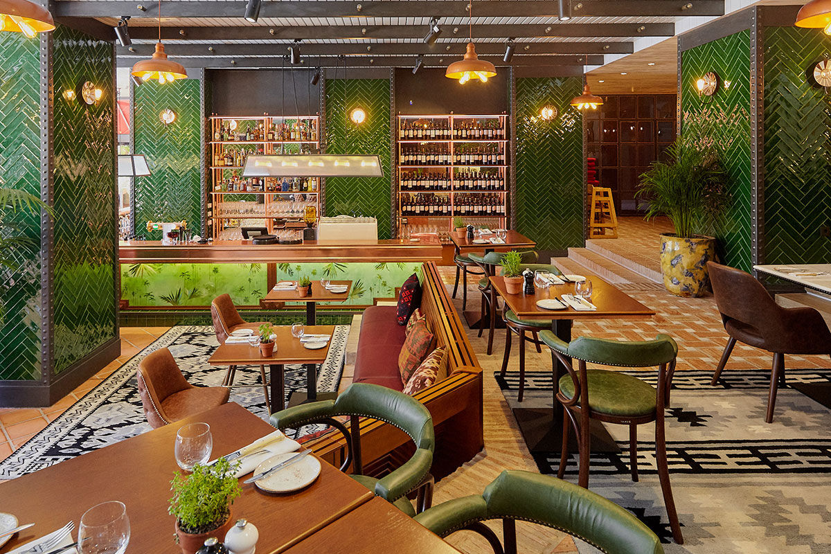 <b>Kempinski Hotel Bahía</b> - Surrounded by some of the best golf courses in Spain, the Kempinski Hotel Bahia is beach luxury at its finest. With tapered pools, sun loungers, glam restaurants, and chic bars, tennis courts, and direct beach access, guests can enjoy relaxation as well as the nearby sights.