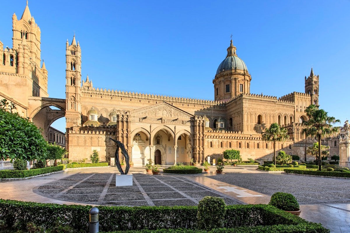 <b>Grand Hotel Villa Igiea, Palermo</b> - Close to the opulent Teatro Massimo and the Gothic Palazzo Abatellis, the timeless Villa Igiea sits on the coast of Palermo with majesty and serenity. This villa is an upscale hotel with two restaurants, two bars, a piano lounge, tennis courts and a pool overlooking the Mediterranean Sea.