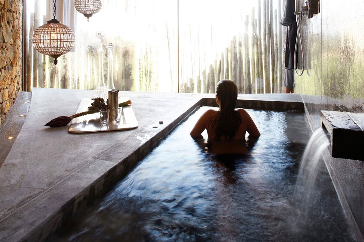 <b>Areias Do Seixo, A dos Cunhados</b> - Only a 10-minute walk to the Praia da Mexilhoeira beach, this industrial-chic hotel marries contemporary sophistication with authentic bohemian touches. Guests choose this eco-conscious beach retreat for its scenic terraces, impeccable design and infinity pool.