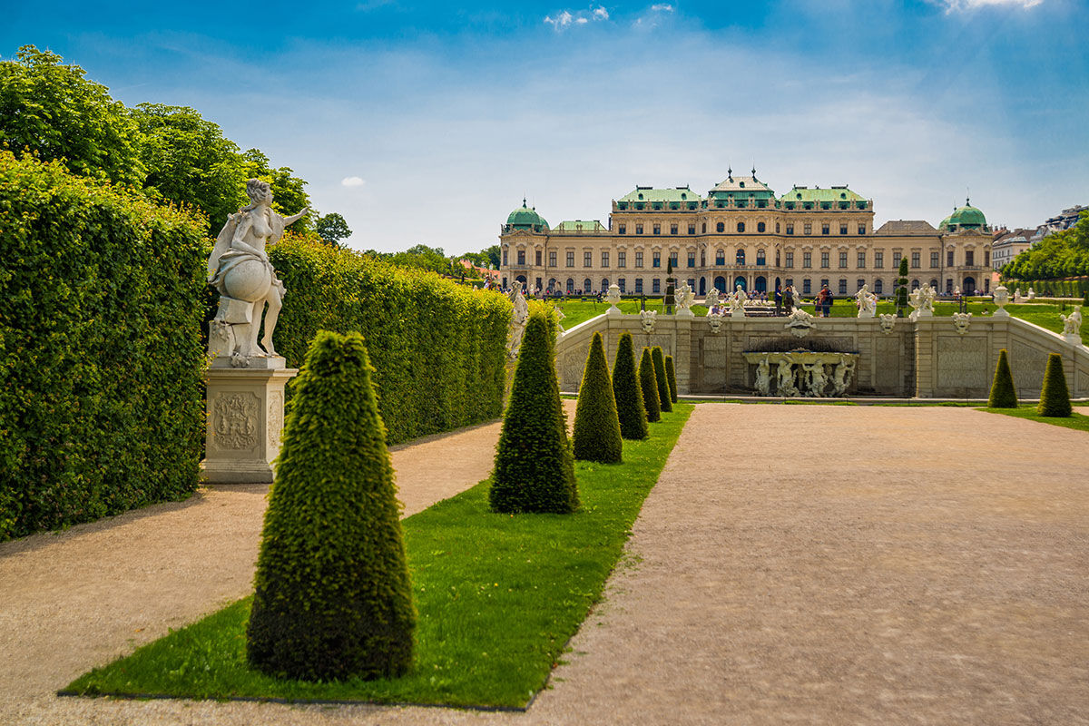 <b>Beethoven Hotel</b> - Nestled in culture and cuisine on the bohemian Naschmarkt, the Hotel Beethoven is vibrant and contemporary. Only a 7-minute walk from the Vienna State Opera and a 10-minute walk from Museumsquartier, this imaginative boutique features patterned wallpaper, bright artwork and velvet seating.