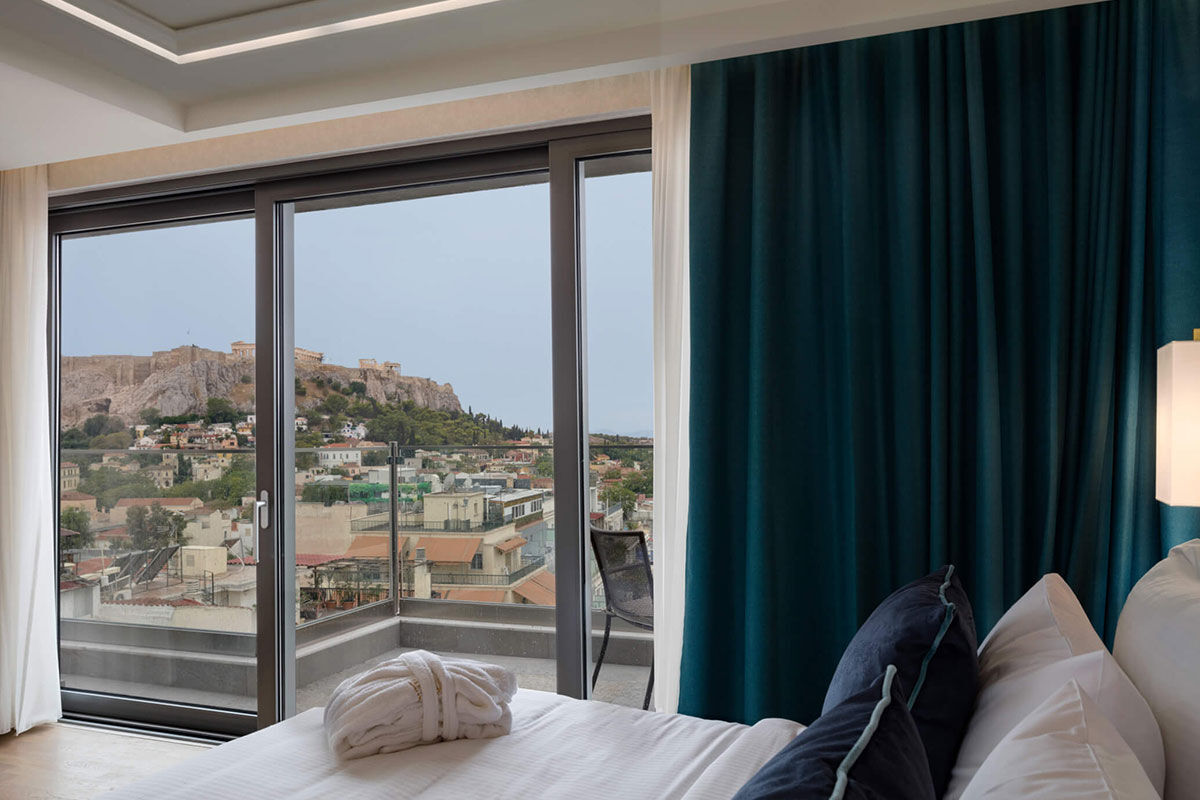 <b>Electra Metropolis</b> - Situated next to Syntagma Square (the most famous square in Greece), the Electra Metropolis opened its doors in 2016. With a fresh take on Athens’ hospitality, this retro-chic hotel has it all: local art, fine dining, rooftop pool, and the Agia Dynami chapel located on the ground floor.