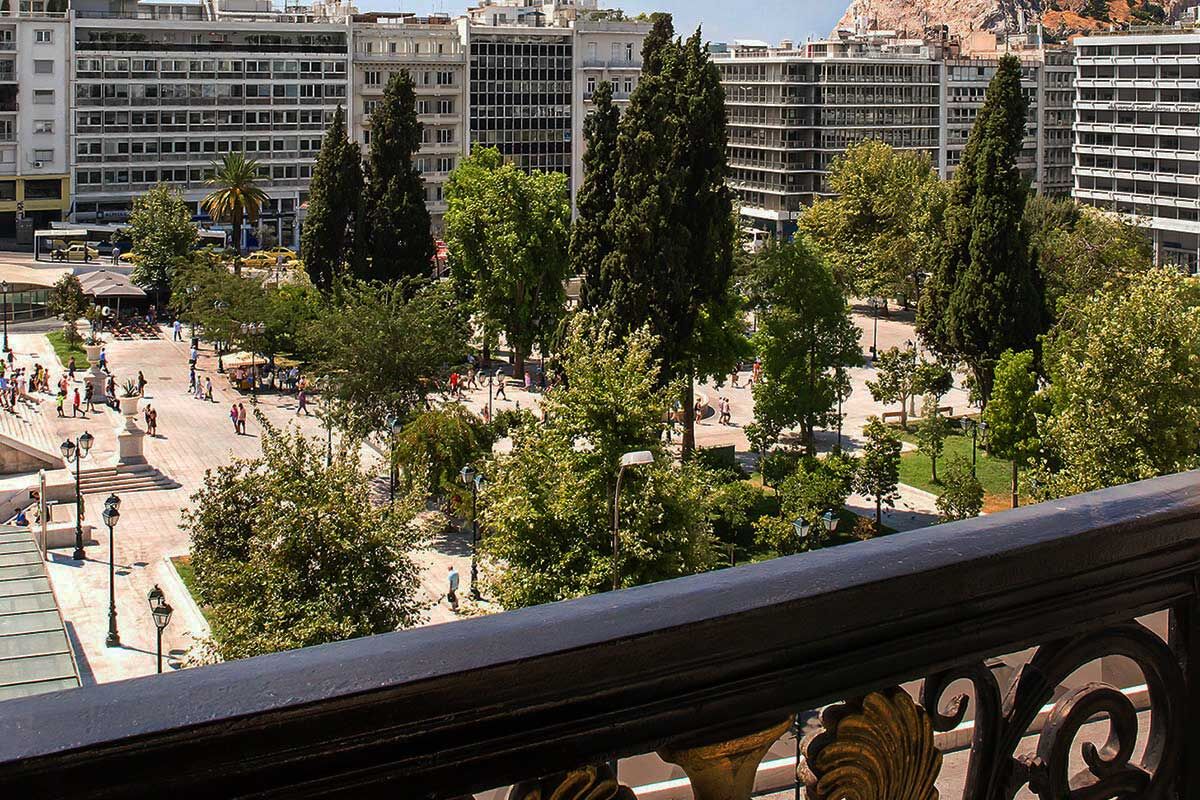 <b>Grande Bretagne</b> - Dating back to 1874, this luxury hotel is situated in the historic center of Athens and is central to all historic monuments. With plush, sophisticated rooms, an elegant rooftop bar, refined cigar lounge, two pools and three restaurants, you couldn’t ask for more!