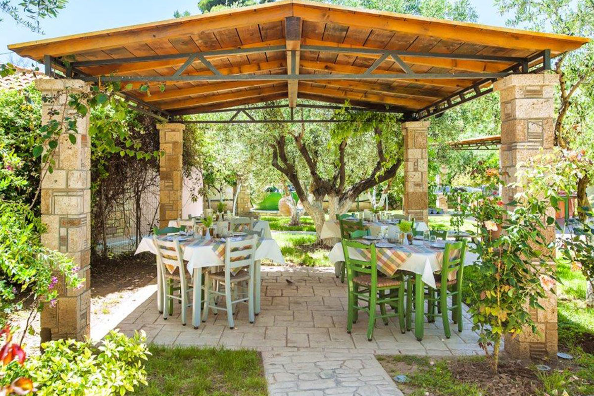 <b>Europa, Olympia</b> - Built on top of Drouvas Hill in Ancient Olympia, Hotel Europa is surrounded by lush gardens and has sweeping hillside views. The Statue of Zeus at Olympia is a 15-minute walk, and the property has a pool as well as a restaurant and three bars.