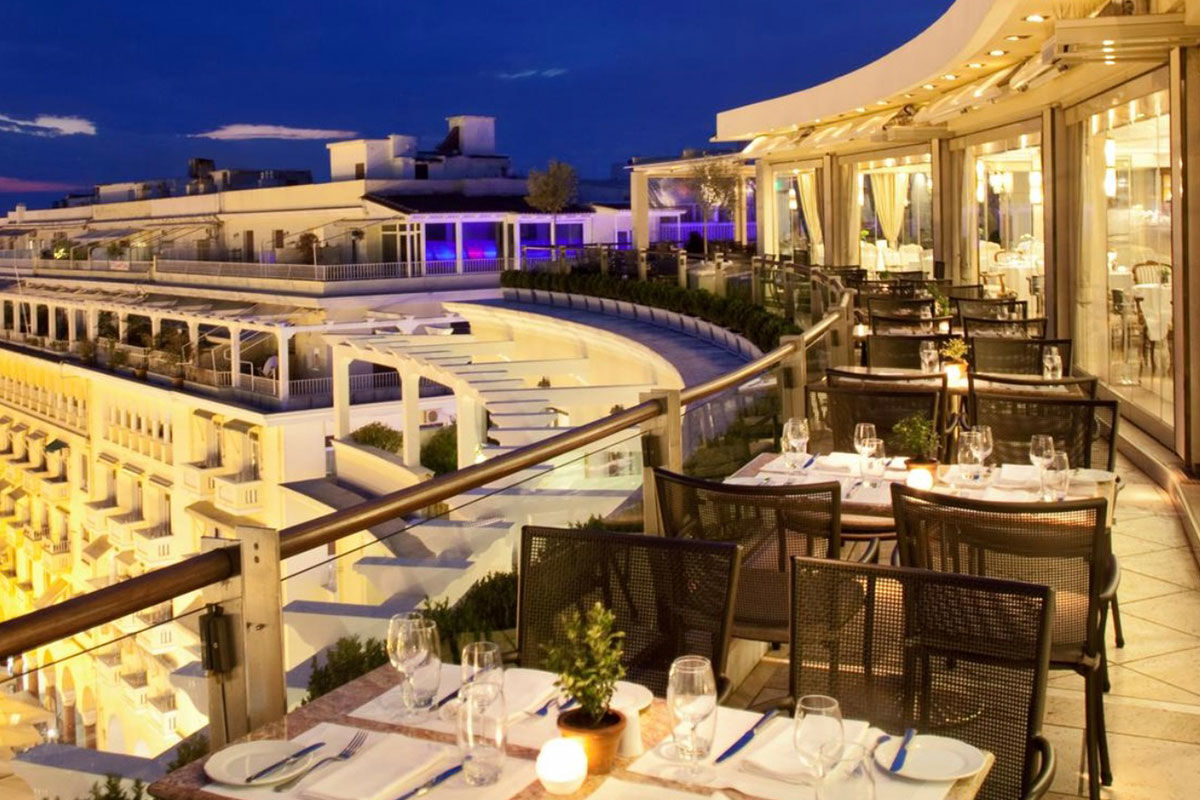 <b>Electra Palace, Thessaloniki</b> - Only a minute’s walk from Aristotelous Square, this classic-luxe hotel boasts of its Byzantine-inspired façade as well as handmade furniture and art. An architectural landmark, the Electra Palace features a rooftop restaurant, posh bar and rooftop pool as well as a sauna.