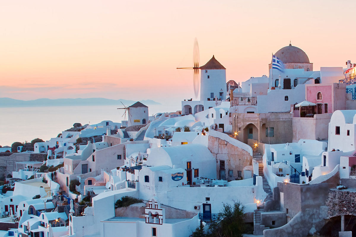 <b>Astra Suites, Imerovigli</b> - Set high on top of volcanic cliffs by the edge of the peaceful village Imerovigli, this all-suite hotel is contemporary and welcoming. Offering an infinity pool, romantic dining experiences and a spa area with a massage room, this picturesque complex helps guests enjoy life’s simple pleasures.