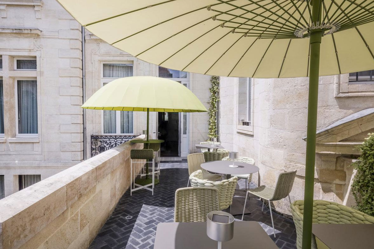 <b>Yndō Hotel</b> - Located in downtown Bordeaux, the Yndo Hotel is a transformed private mansion with swanky, chic furnishings. The hues are warm and sultry, the fabrics are quality and the atmosphere is artistic and luxe. With high standards, this boutique hotel offers an exclusive restaurant, tasting room, plush lounge and a patio overlooking the courtyard garden.