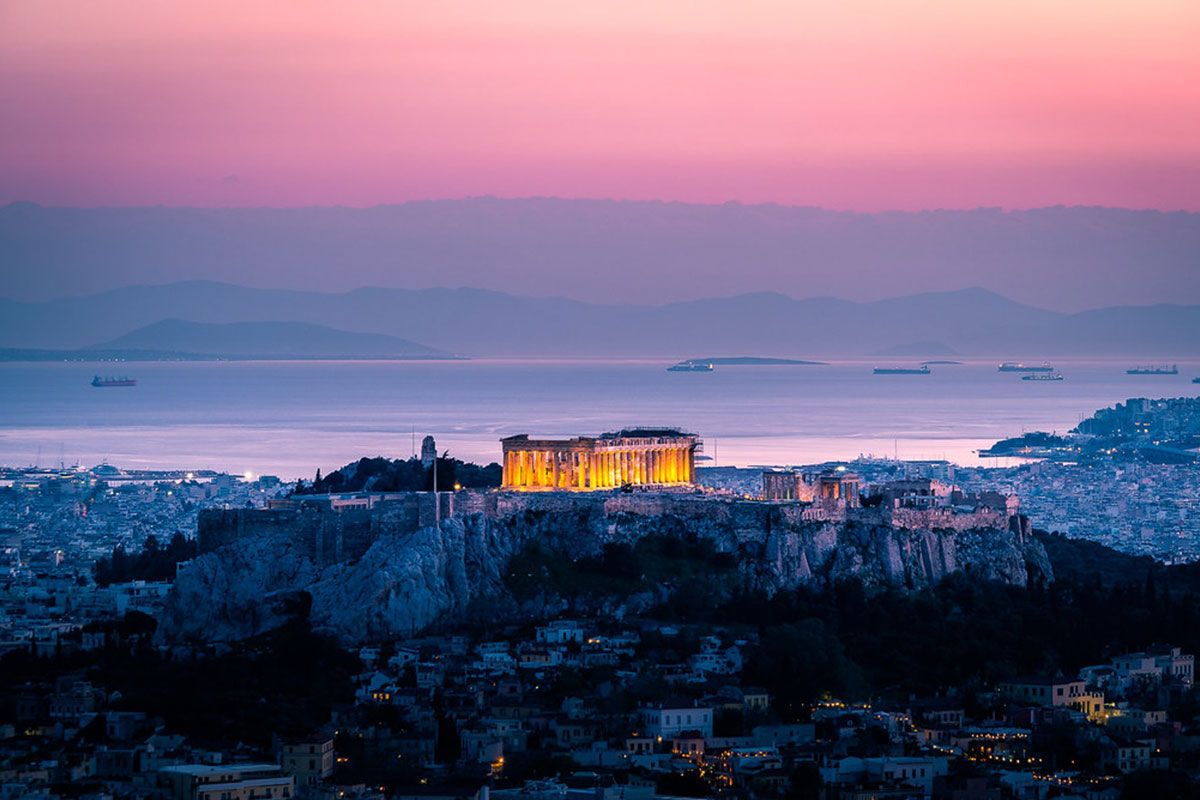 <b>Grande Bretagne</b> - Dating back to 1874, this luxury hotel is situated in the historic center of Athens and is central to all historic monuments. With plush, sophisticated rooms, an elegant rooftop bar, refined cigar lounge, two pools and three restaurants, you couldn’t ask for more!