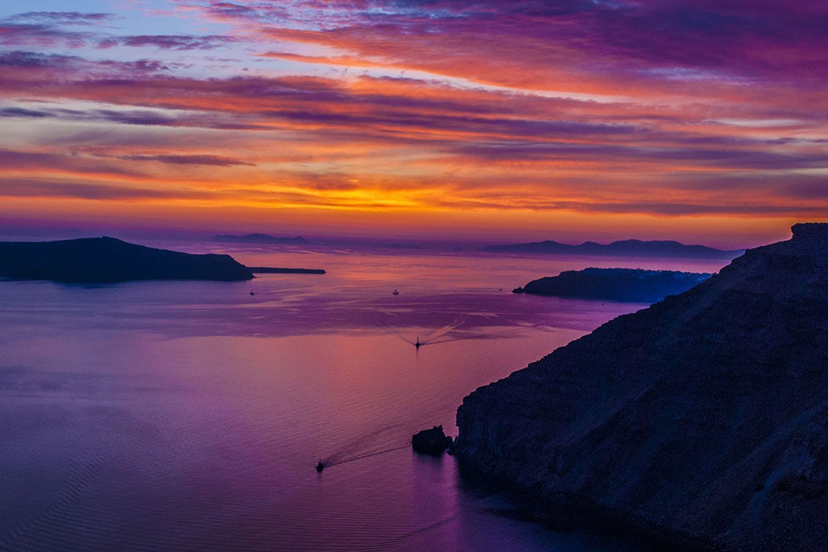 <b>Anteliz, Fira</b> - Airy and elegant with the essence of Theran design, the Anteliz Suites are perched on a hilltop overlooking the Aegean Sea. Close to the town of Fira, this boutique hotel offers panoramic views from the terrace where you can drift in the pool or relax in the hydro-massage hot tub.