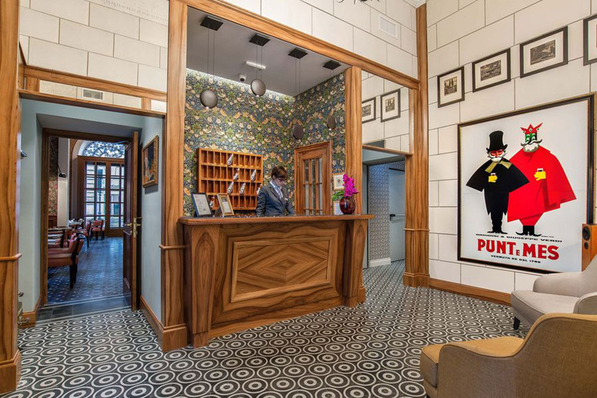 <b>Hotel Damaso</b> - A 7-minute walk to the Pantheon, this restored 19th century palace has a relaxed rooftop terrace with lounge bar and panoramic views of the bustling city center. Enjoy the modern atmosphere within boutique Hotel Damaso’s walls and explore Rome’s ancient history right outside your door.