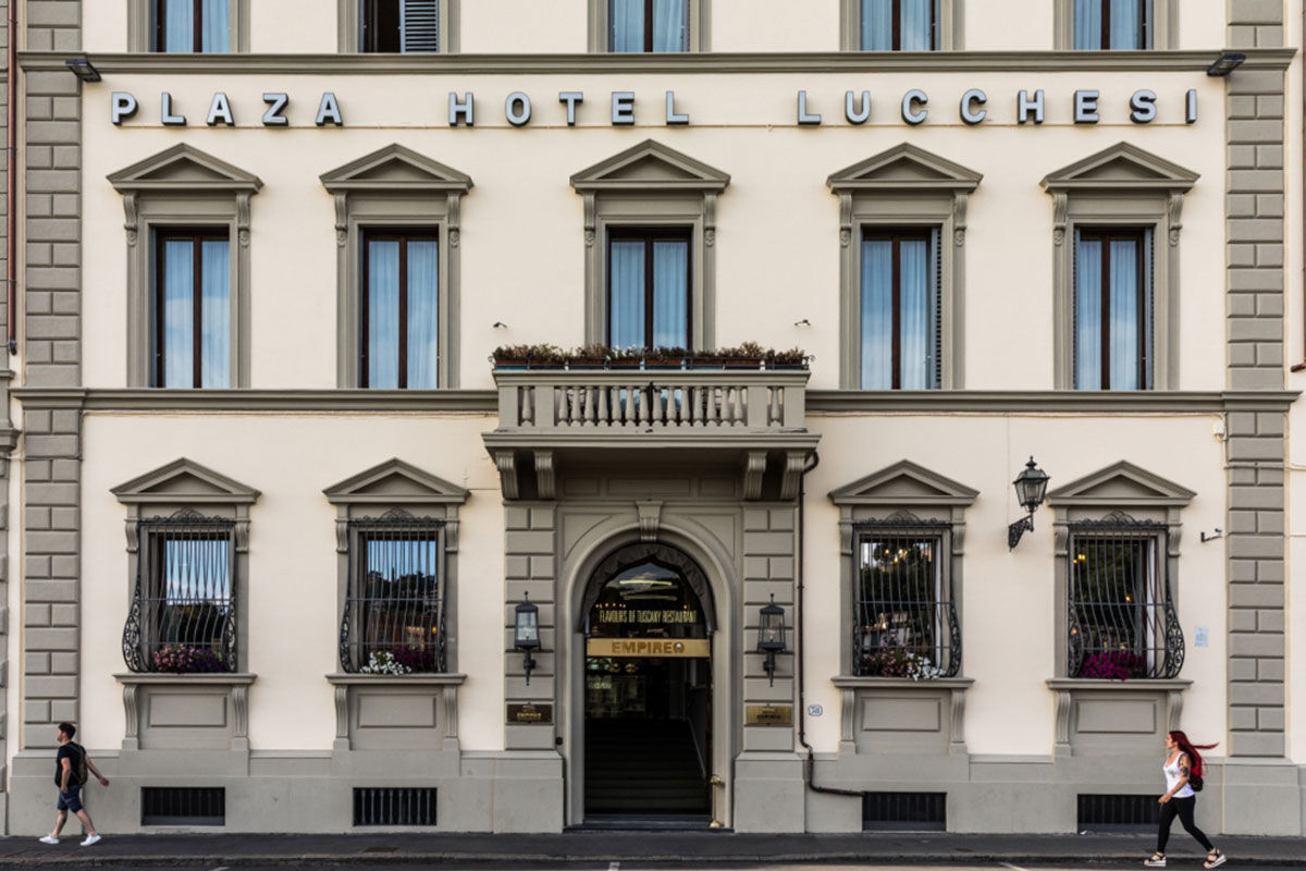 <b>Plaza Hotel Lucchesi</b> - Circa 1860, Plaza Hotel Lucchesi was one of the first hotels established in Florence and has a unique view of both the River Arno and Santa Croce. It offers a contemporary refinement with its rooftop pool, upscale restaurant, American bar and lounge with a fireplace.