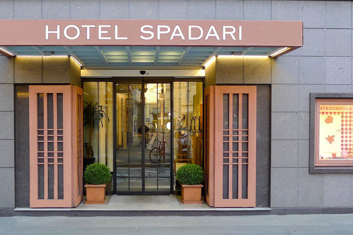 <b>Hotel Spadari al Duomo</b> - Only a 4-minute walk to the Duomo and fashion district, the Hotel Spadari al Duomo offers bright and airy rooms with a polished vibrancy. Contemporary and beautifully designed, this intimate boutique hotel displays art on its walls and maintains air of minimalist comfort.