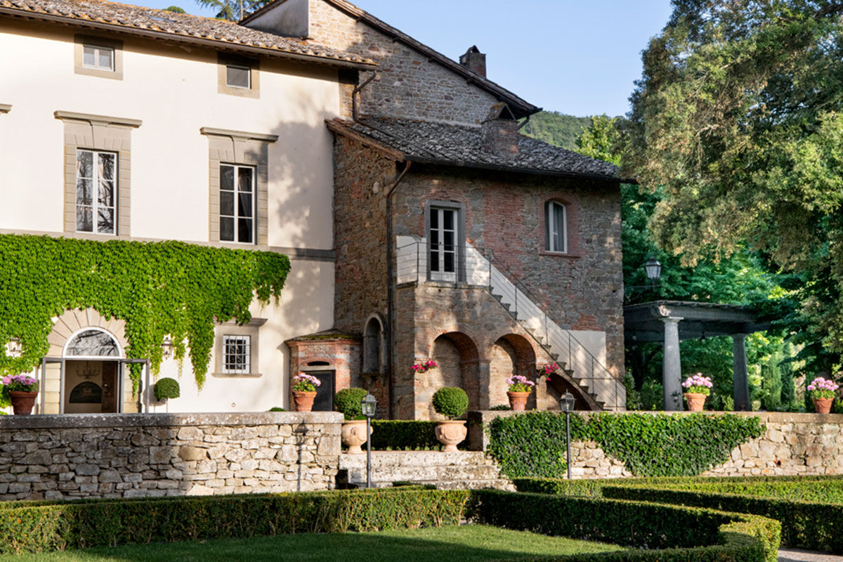 <b>Villa di Piazzano</b> - This elegant historic estate built in the 1400s sets the scene for a refined and quiet getaway for the cultured traveler. The renaissance manor house includes a quaint restaurant, bar, wine cellar, piano room, tranquil garden and pool with a sundeck.