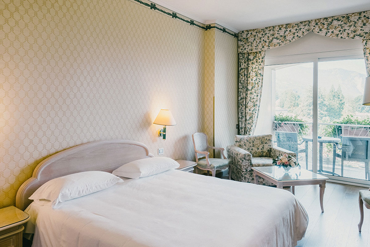 <b>Hotel La Palma, Stresa</b> - Sip a cocktail on the rooftop ‘Sky Bar’ or enjoy gourmet Piedmont cuisine at the on-site restaurant. Hotel La Palma has a panoramic spa and pool, offering breathtaking views of Lake Maggiore.