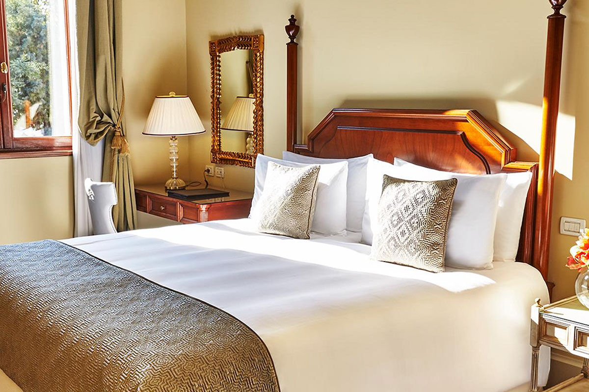 <b>San Clemente Palace Kempinski</b> - Set apart on its own island, this exclusive retreat offers peace, tranquility and privacy to guests. Having the modern conveniences of three restaurants, a pool, tennis court and herbal massage spa, one may forget that this was for centuries home to a monastic settlement.