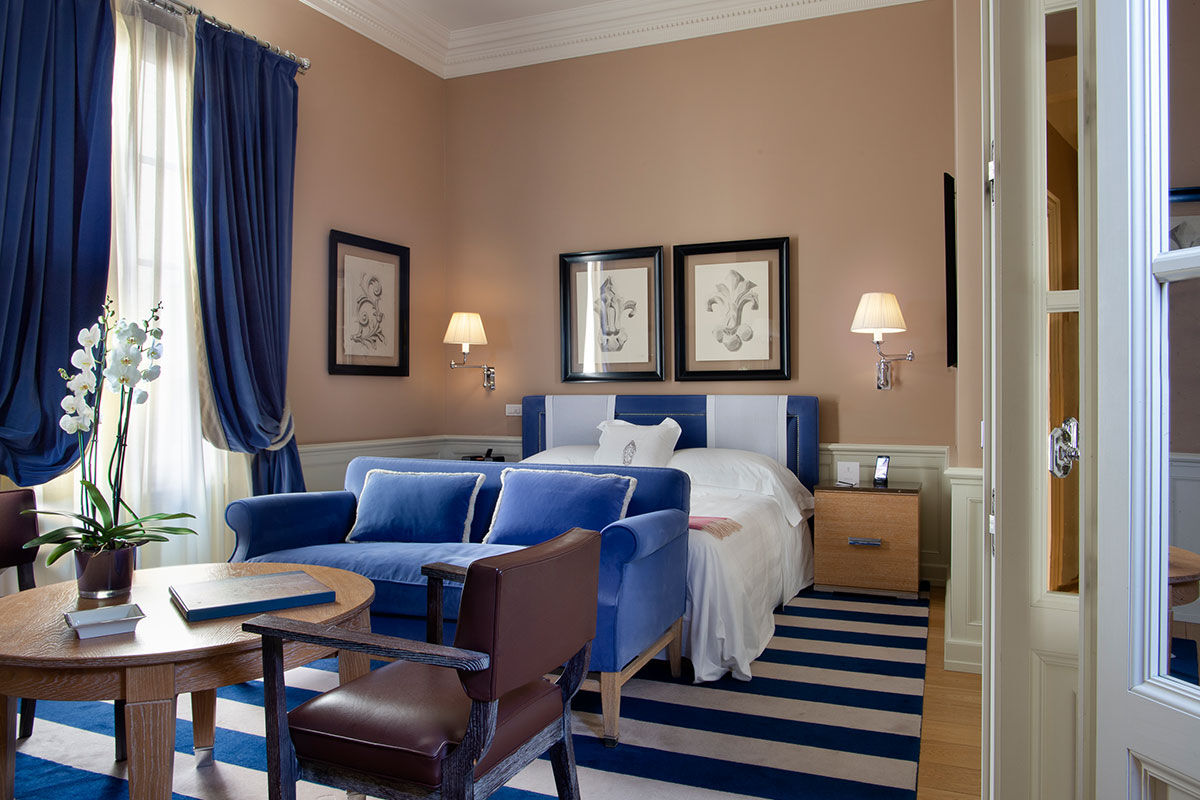 <b>Palazzo Vecchietti</b> - This 16th century noble residence has refined taste with spacious suites and prestigious apartments boasting lavish modern décor. This Italian retreat is peaceful and quiet and ready to tell of its ancient history.