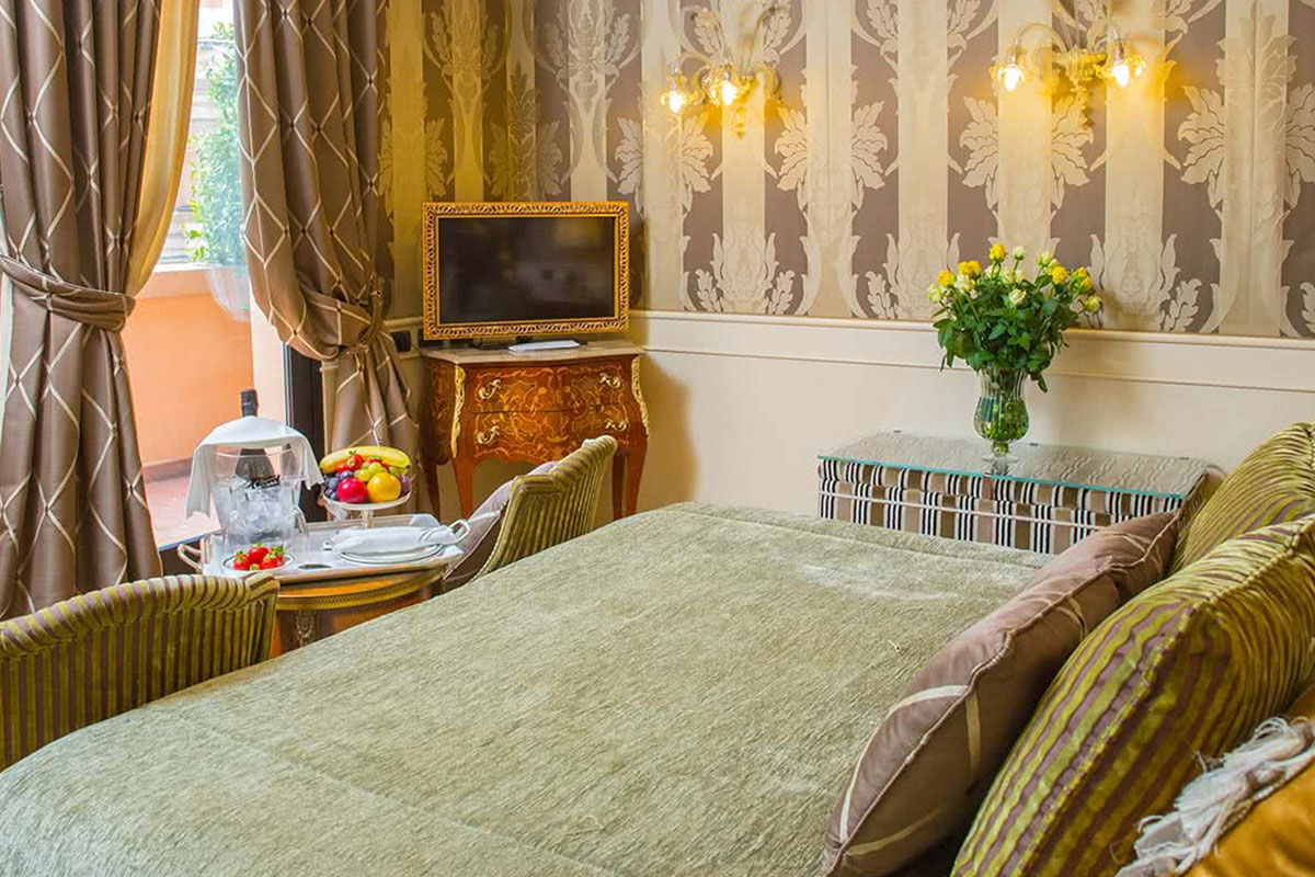 <b>Grand Hotel Majestic, Bologna</b> - This lavish 18th century palazzo features a frescoed restaurant, extensive wine cellar, terrace bar and cocktail lounge. Neighbor to the Cattedrale Metropolitana di San Pietro, the Grand Hotel Majestic uses antique furnishings and classic French-inspired décor to create an air of posh sophistication for your stay.