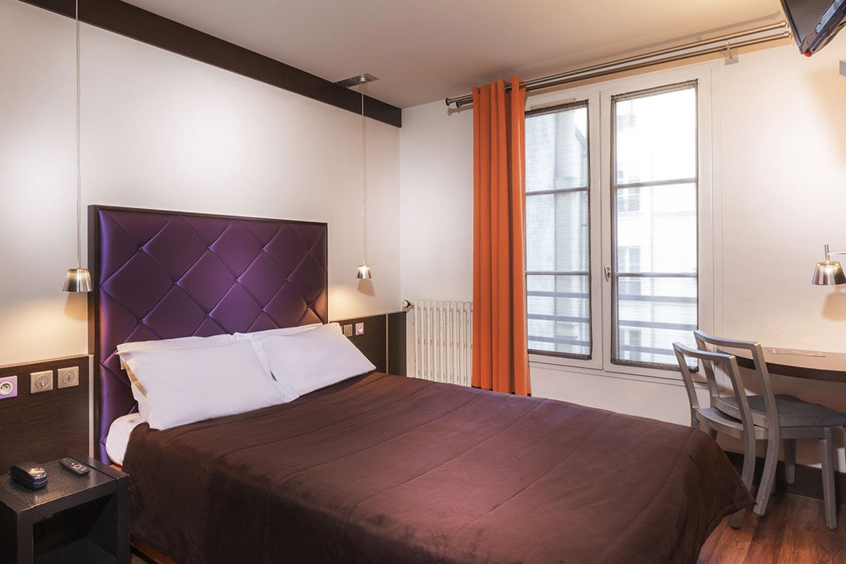 <b>Hotel Du Parc, Stresa</b> - This charming 20th century villa is located walking distance from the historic town center and lakeshore. It is a boutique hotel surrounded by flower gardens with a peaceful and evocative atmosphere.