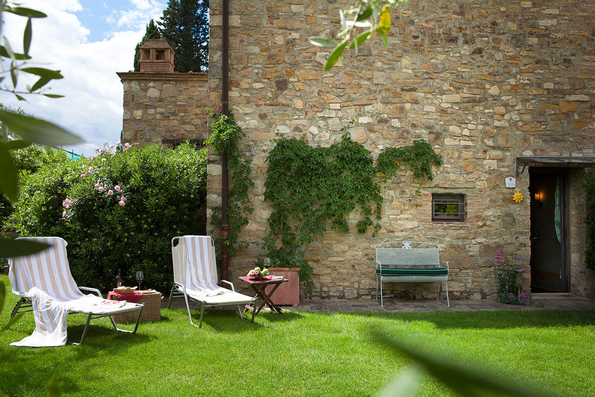 <b>La Canonica di Cortine</b> - Within the heart of Chianti, set amidst centuries-old vineyards and olive trees, La Canonica di Cortine is an ancient abode for country-chic lovers. With mature gardens, a pool and shaded terrace, this Chianti villa is the dream holiday retreat.