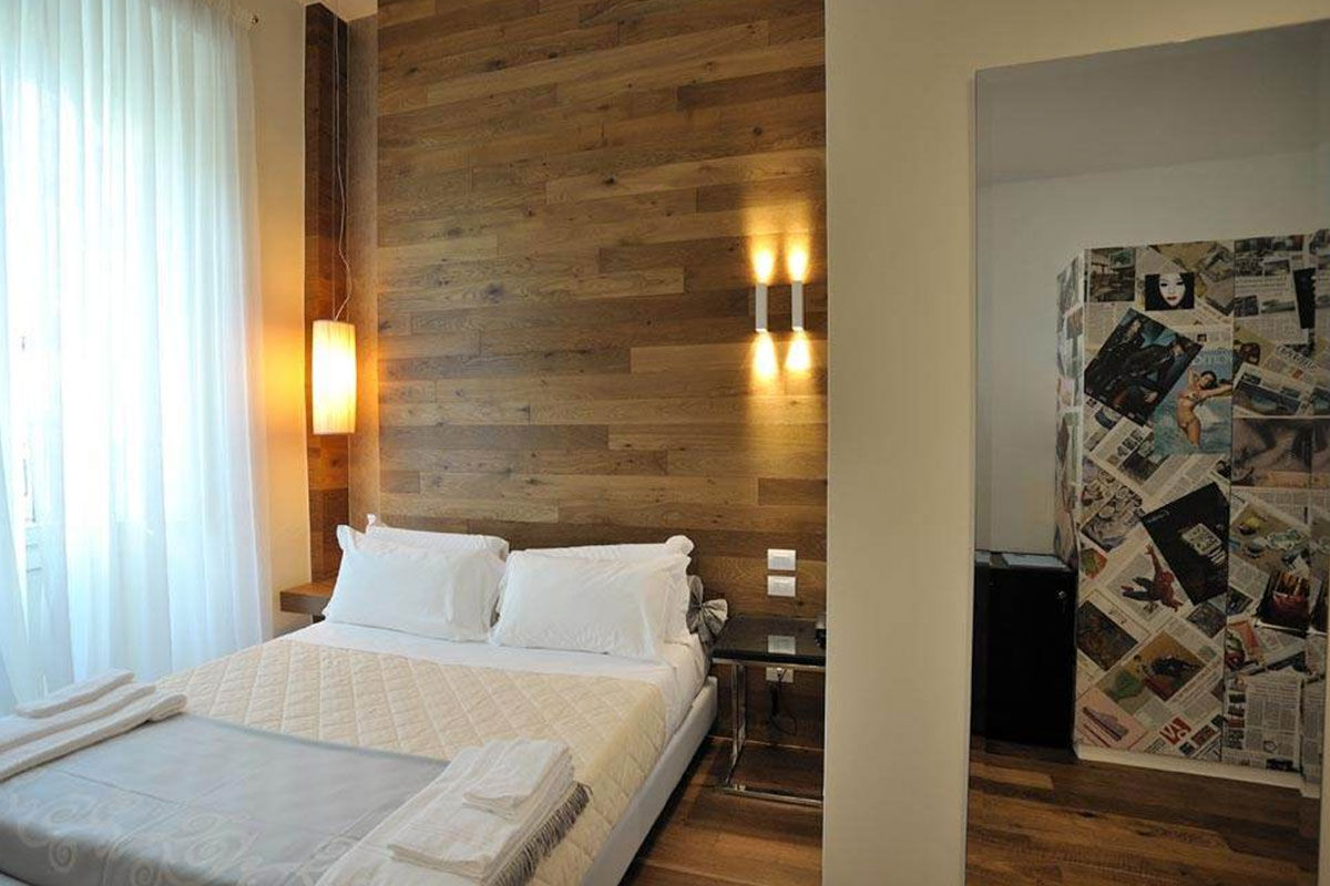 <b>B&B La Dimora degli Angeli</b> - Located in the old quadrilateral of Roman Florentia, this 19th century building has views of the piazza del Duomo and piazza San Giovanni. With only twelve guestrooms, this intimate and inviting B&B will give you the comfort of home and the inspiration to step out onto historic streets.