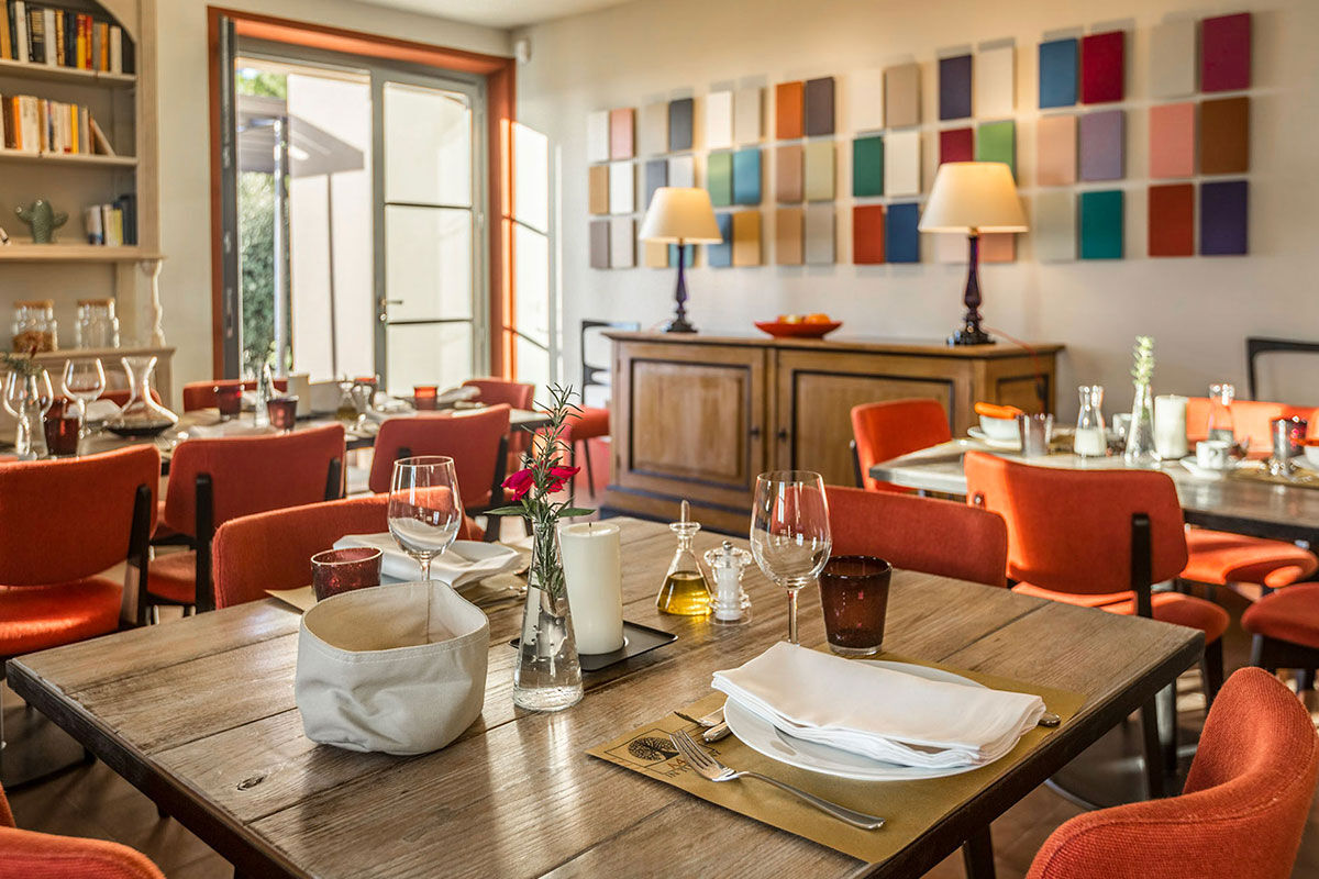 <b>A440</b> - With a unique view of the Val d’Orcia, A440 welcomes guests to an eco-friendly retreat. Immerse yourself in the natural pool, walk the path of Santa Caterina, or enjoy dining al fresco on the terrace.