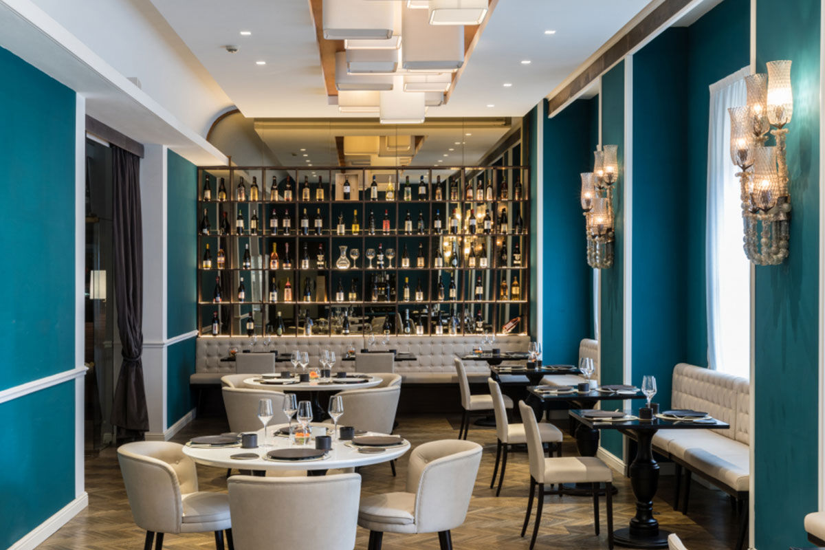 <b>Plaza Hotel Lucchesi</b> - Circa 1860, Plaza Hotel Lucchesi was one of the first hotels established in Florence and has a unique view of both the River Arno and Santa Croce. It offers a contemporary refinement with its rooftop pool, upscale restaurant, American bar and lounge with a fireplace.