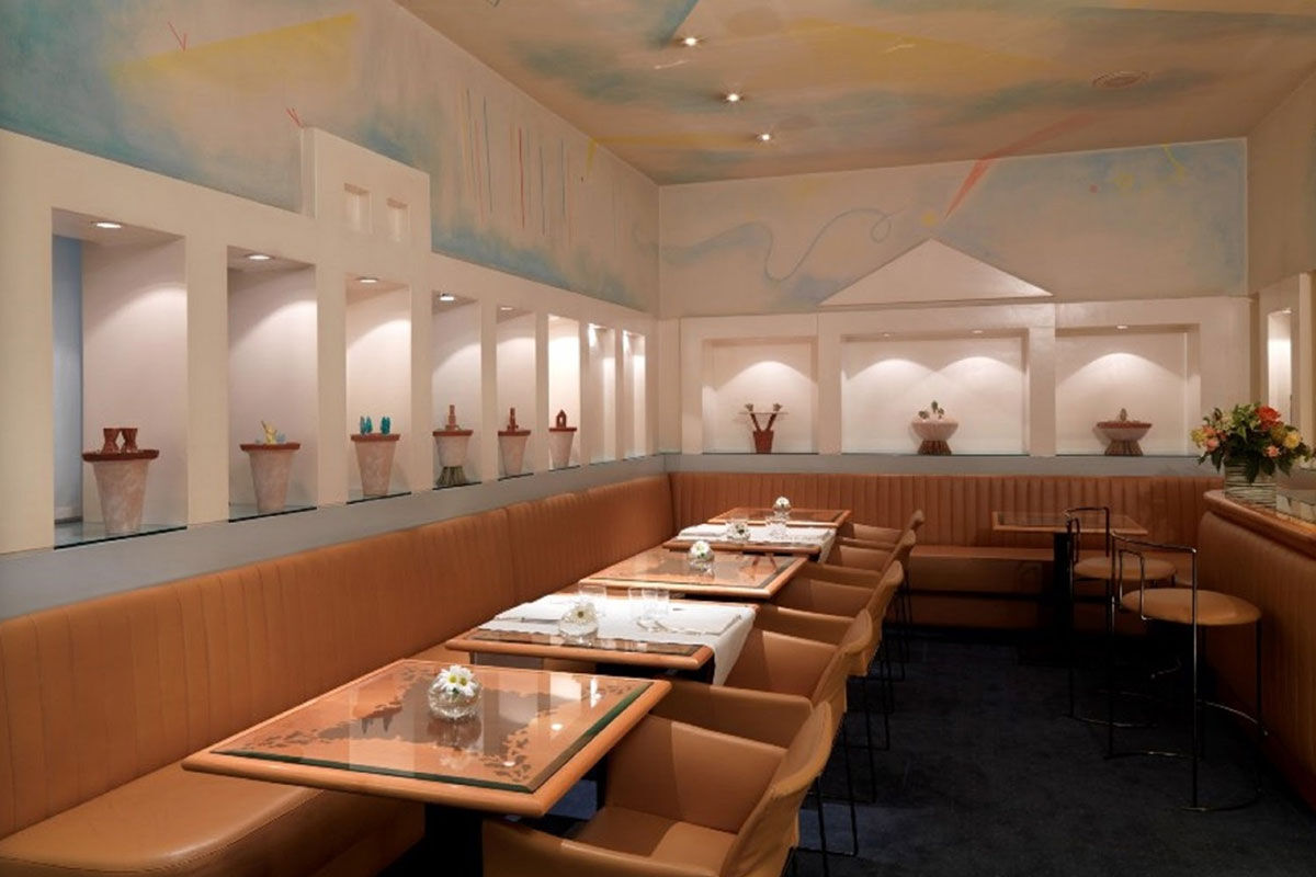 <b>Hotel Spadari al Duomo</b> - Only a 4-minute walk to the Duomo and fashion district, the Hotel Spadari al Duomo offers bright and airy rooms with a polished vibrancy. Contemporary and beautifully designed, this intimate boutique hotel displays art on its walls and maintains air of minimalist comfort.