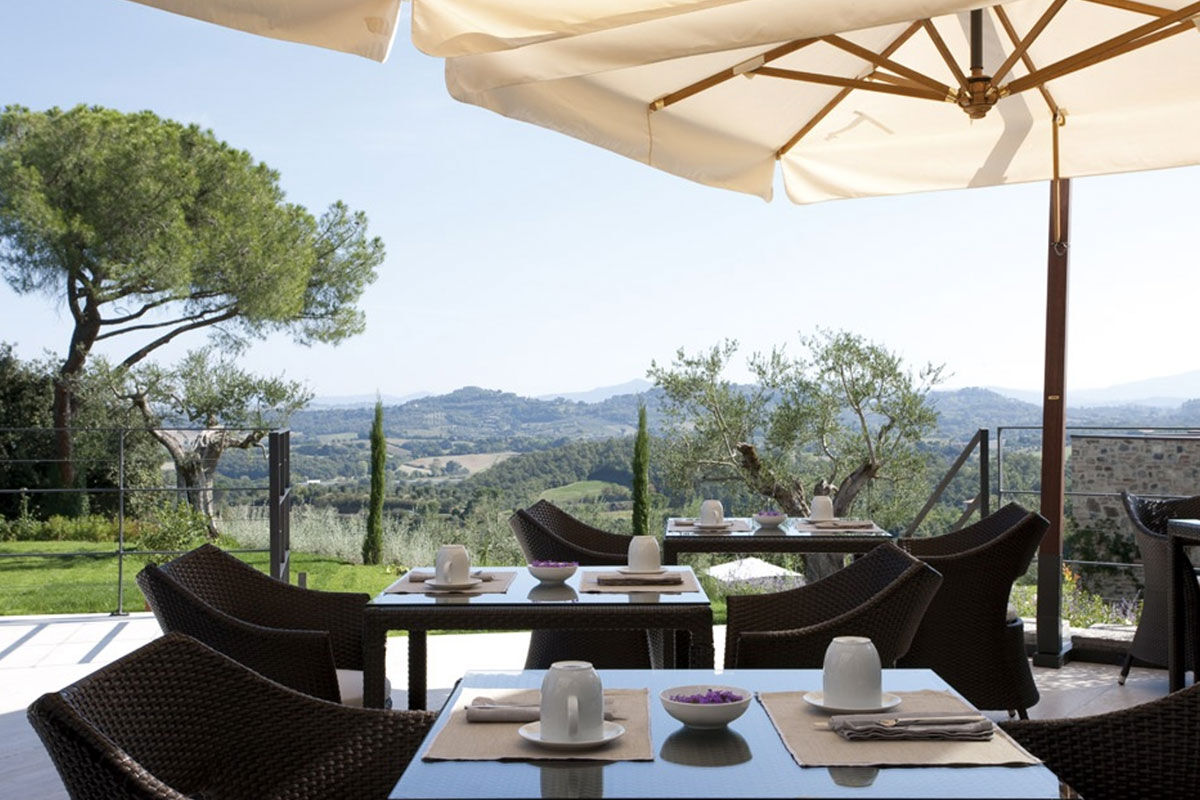 <b>Poggio Piglia</b> - Tucked away from the main road and sitting on its own quiet grounds, Poggio Piglia is the perfect retreat for the relaxed and refined traveler. At Poggio Piglia, culture and practicality meet: the infinity pool is nestled next to the herb garden and wine and olive oil are produced on site.