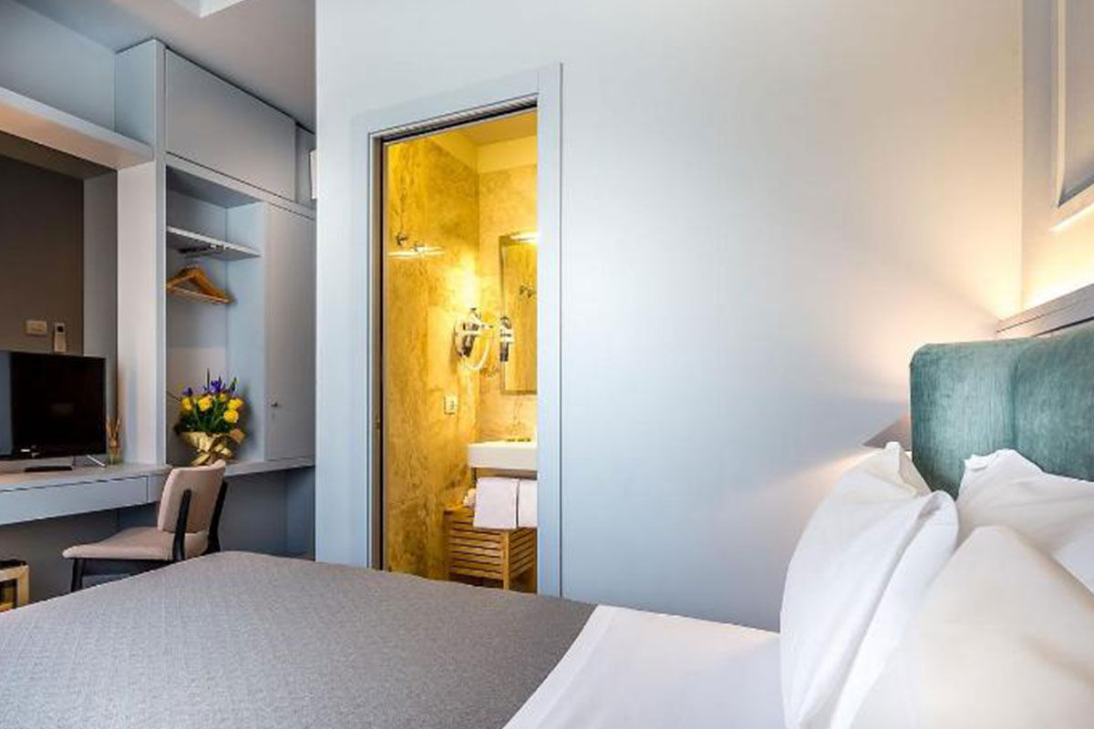 <b>La Torre dei Salterelli</b> - Offering the comforts of home, this peaceful guesthouse is nestled off a quaint side street within the buzzing city center. La Torre dei Salterelli is an intimate setting for the modern explorer within minutes’ walk to the Uffizi Gallery, Palazzo Vecchio and Piazza della Signoria.