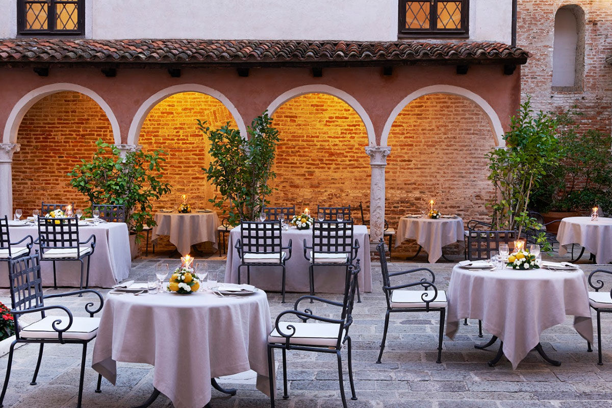 <b>San Clemente Palace Kempinski</b> - Set apart on its own island, this exclusive retreat offers peace, tranquility and privacy to guests. Having the modern conveniences of three restaurants, a pool, tennis court and herbal massage spa, one may forget that this was for centuries home to a monastic settlement.