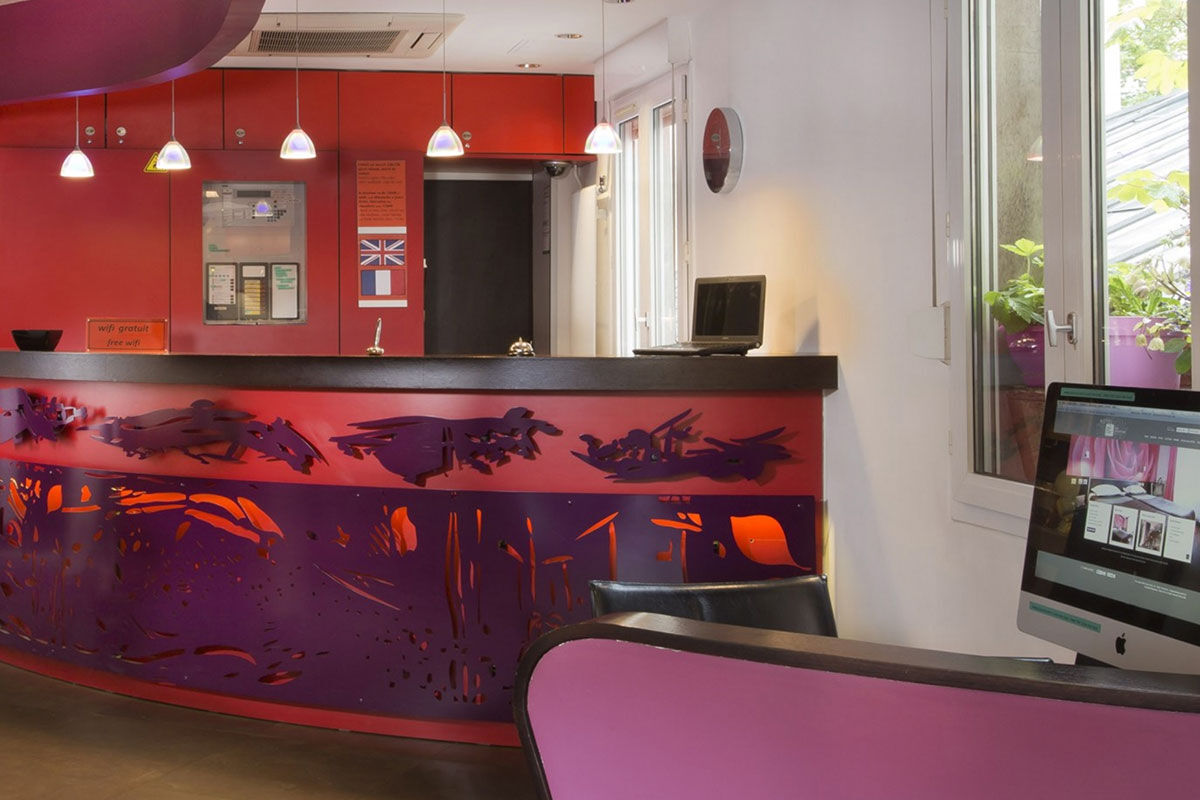 <b>Hotel Du Parc, Stresa</b> - This charming 20th century villa is located walking distance from the historic town center and lakeshore. It is a boutique hotel surrounded by flower gardens with a peaceful and evocative atmosphere.