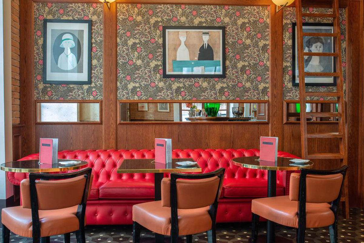 <b>Hotel Damaso</b> - A 7-minute walk to the Pantheon, this restored 19th century palace has a relaxed rooftop terrace with lounge bar and panoramic views of the bustling city center. Enjoy the modern atmosphere within boutique Hotel Damaso’s walls and explore Rome’s ancient history right outside your door.