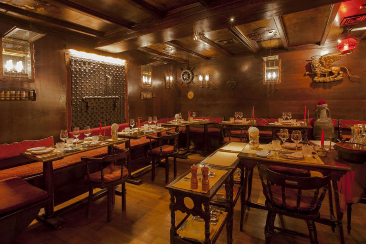 <b>Hotel Saturnia</b> - Family run since 1908, Hotel Saturnia is set in a 14th century Venetian building with a rooftop terrace and is only a brisk walk to St. Mark’s Square. The parquet floors, wooden ceilings and heavy furniture create a refined feel where Art Deco and Venetian styles blend.