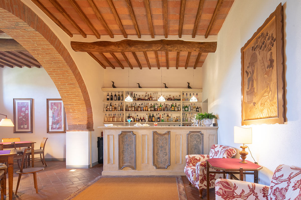 <b>Hotel Le Fontanelle</b> - Perched on a hilltop, Hotel Le Fontanelle is a 13th century estate turned upscale hotel with panoramic views of the Chianti Classico region. Featuring beamed ceilings and terracotta floors, this 5-star hotel is a peaceful, rural retreat for those looking for quiet elegance.