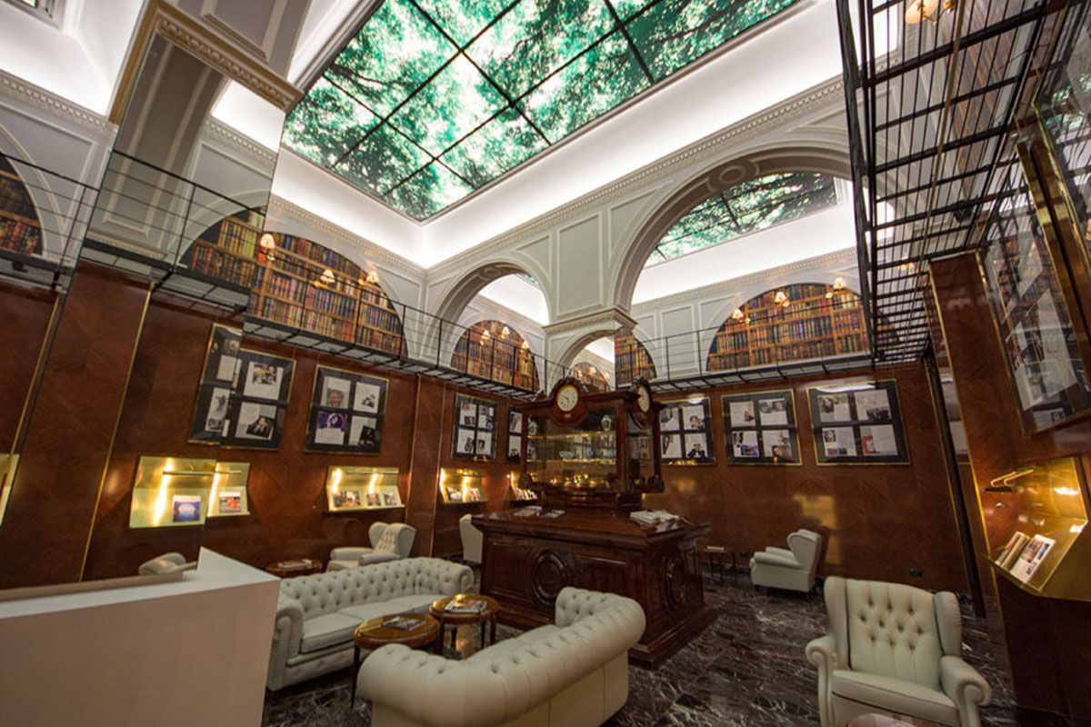 <b>Hotel Majestic</b> - Paying homage to its neoclassical heritage, the Hotel Majestic remains timeless with its Carrara marble floors under frescoed ceilings and classic Aperitivo bar on the furnished terrace. While embracing refined contemporary tastes in décor, this sophisticated hotel plays with the juxtaposition of period-style and modern furnishings.