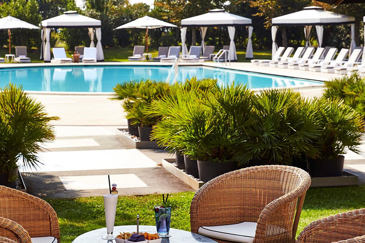 <b>San Clemente Palace Kempinski</b> - Set apart on its own island, this exclusive retreat offers peace, tranquility and privacy to guests. Having the modern conveniences of three restaurants, a pool, tennis court and herbal massage spa, one may forget that this was for centuries home to a monastic settlement.