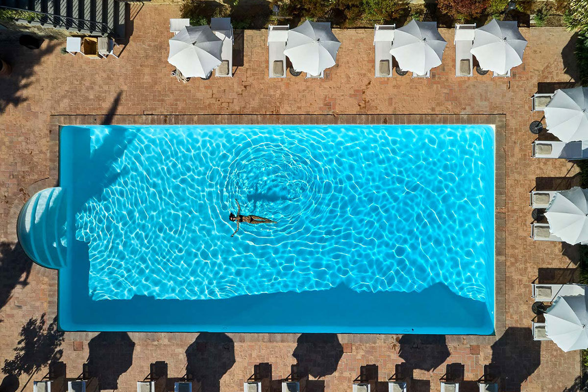 <b>Villa di Piazzano</b> - This elegant historic estate built in the 1400s sets the scene for a refined and quiet getaway for the cultured traveler. The renaissance manor house includes a quaint restaurant, bar, wine cellar, piano room, tranquil garden and pool with a sundeck.