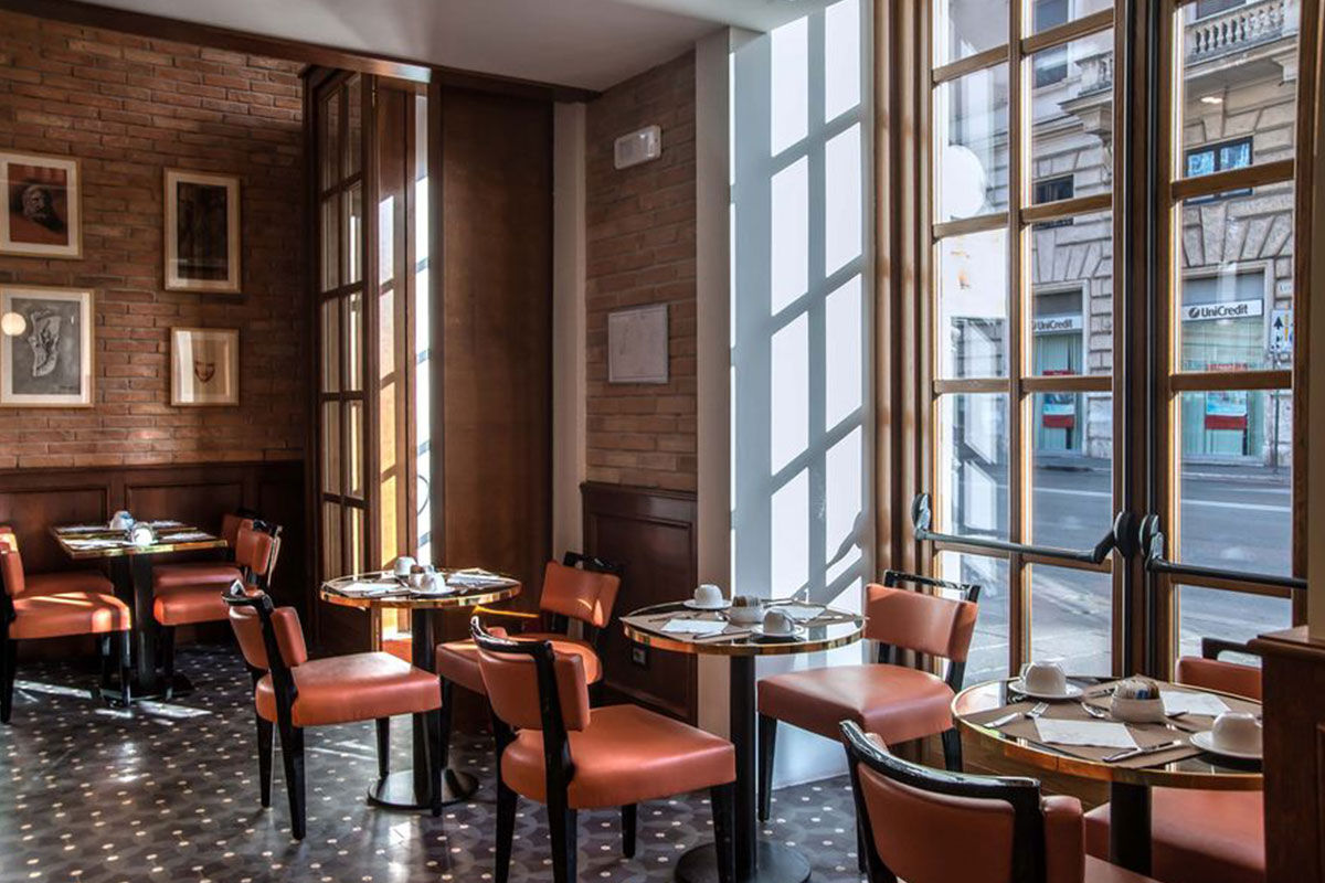 <b>Hotel Damaso</b> - A 7-minute walk to the Pantheon, this restored 19th century palace has a relaxed rooftop terrace with lounge bar and panoramic views of the bustling city center. Enjoy the modern atmosphere within boutique Hotel Damaso’s walls and explore Rome’s ancient history right outside your door.