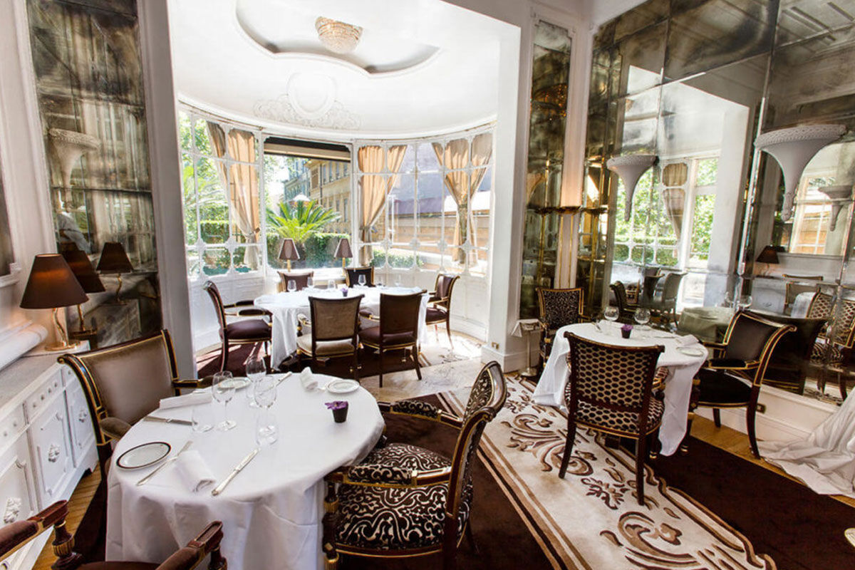 <b>Hotel Majestic</b> - Paying homage to its neoclassical heritage, the Hotel Majestic remains timeless with its Carrara marble floors under frescoed ceilings and classic Aperitivo bar on the furnished terrace. While embracing refined contemporary tastes in décor, this sophisticated hotel plays with the juxtaposition of period-style and modern furnishings.