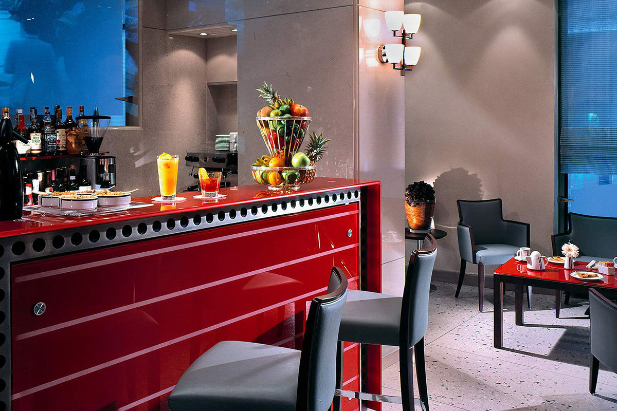 <b>Palace Bonvecchiati</b> - Polished and refined, the Palace Bonvecchiati brings a modern and artistic edge to the heart of Venice. Meander over to Saint Mark’s Square or stay in and watch the gondolas pass by as you dine at ‘La Terrazza’ restaurant on the corner overlooking Orseolo canal.