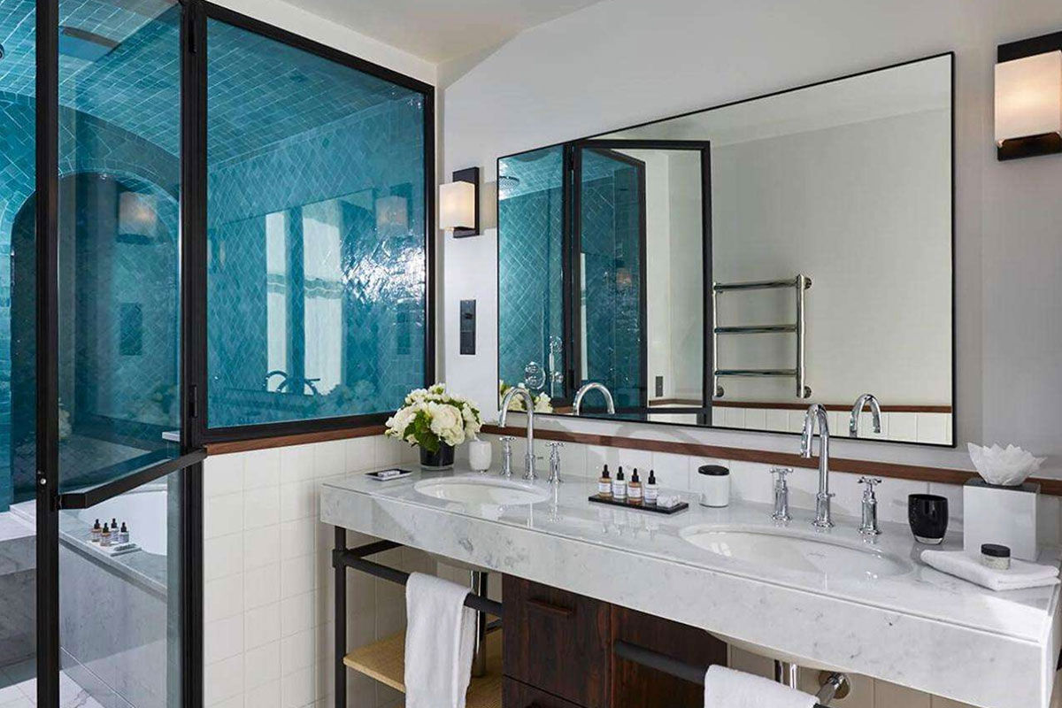 <b>Le Roch Hotel and Spa</b> - Characterized by a relaxed style with ultrachic décor this sophisticated hotel makes its mark on Paris’s luxury boutique scene. Moody jewel tone restaurant with velvet seating, outdoor patio café, lounge with a fireplace… Le Roch is doing it right.