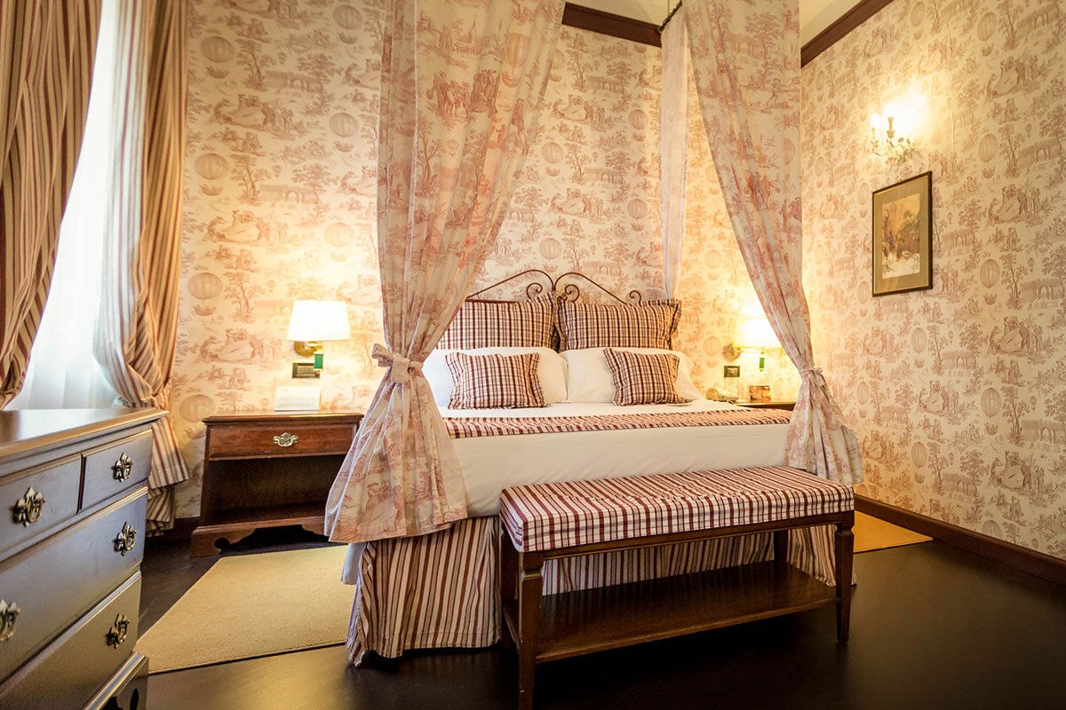 <b>Hotel Victoria Torino</b> - Right in the heart of Turin, the Hotel Victoria Torino is walking distance to major sights, though you could rent a loaner bike if that’s more your style. Sip tea in your ornate English-style room, head to the library to catch up on light reading, or relax in the sauna, hot tub or indoor pool.