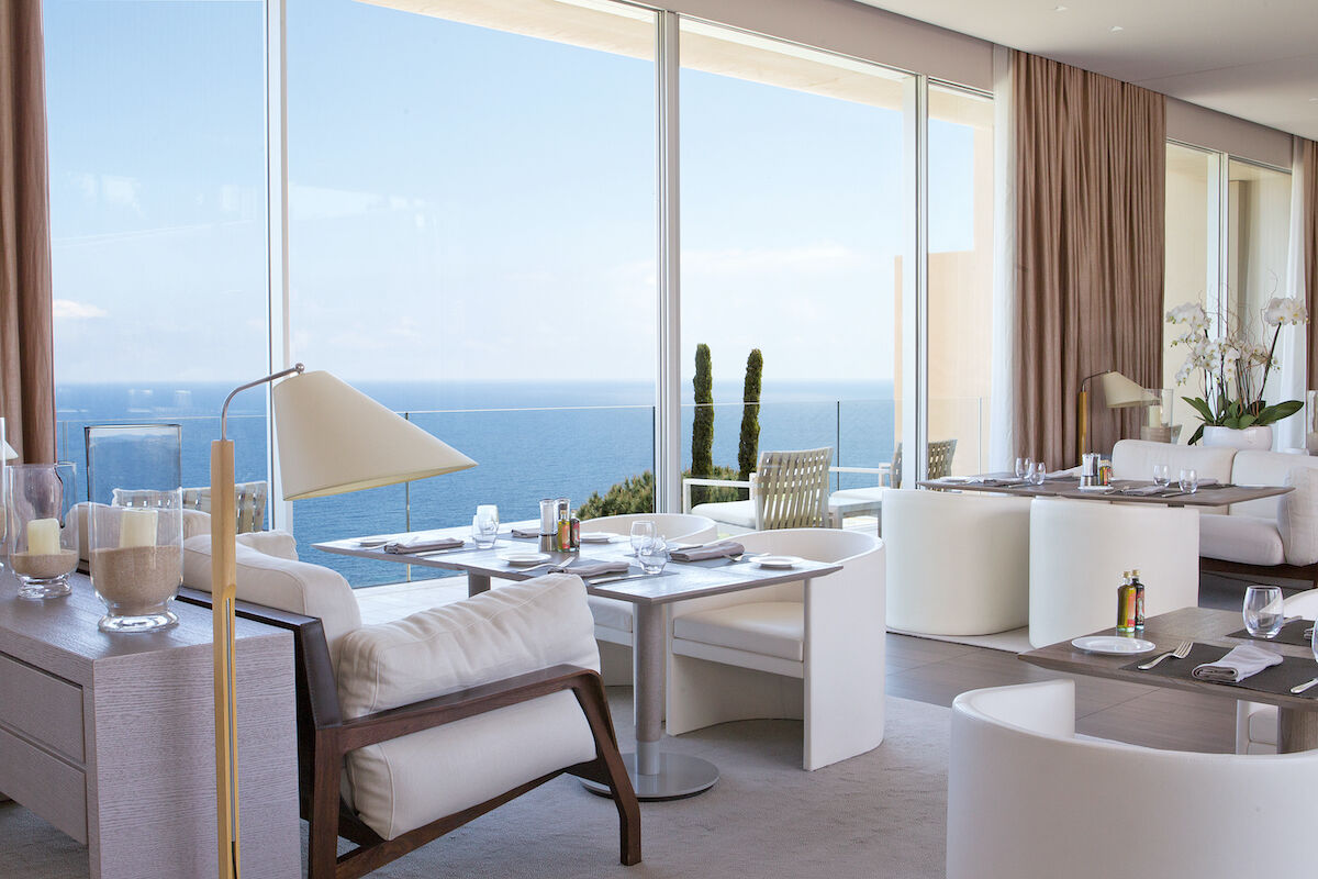 <b>La Reserve Ramatuelle Hotel, Spa & Villas</b> - The sleek and contemporary design of La Reserve Hotel is complemented by natural elements of Mediterranean vegetation and sea views. It offers 3 restaurants, including a 2-Michelin-starred, a private beach club in ‘Pampelonne’ and a Nescens-Spa with indoor/outdoor pool, hammam and 11 treatment rooms.