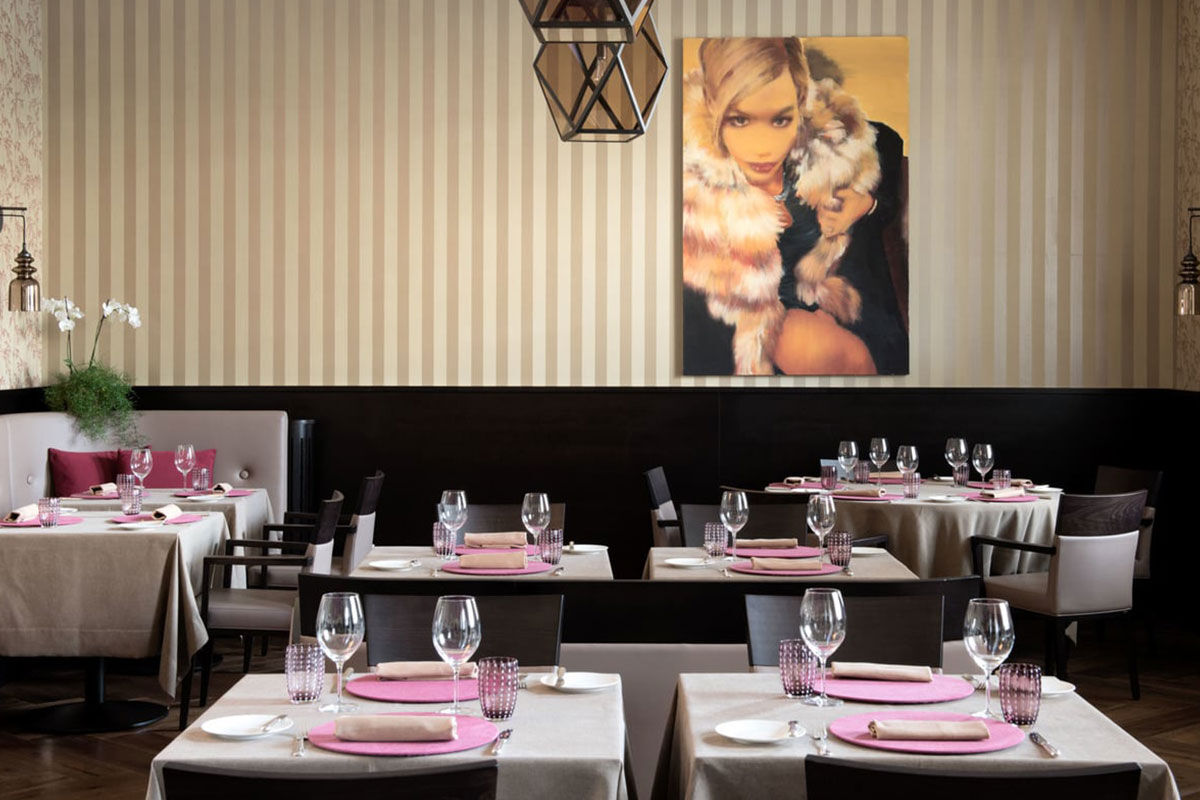 <b>Turin Palace Hotel</b> - Only a 3-minute walk to the train station, The Turin Palace hotel is a convenient and stylish choice for the cosmopolitan traveler. It offers panoramic city views from its rooftop terrace, as well as refined rooms with chic décor.