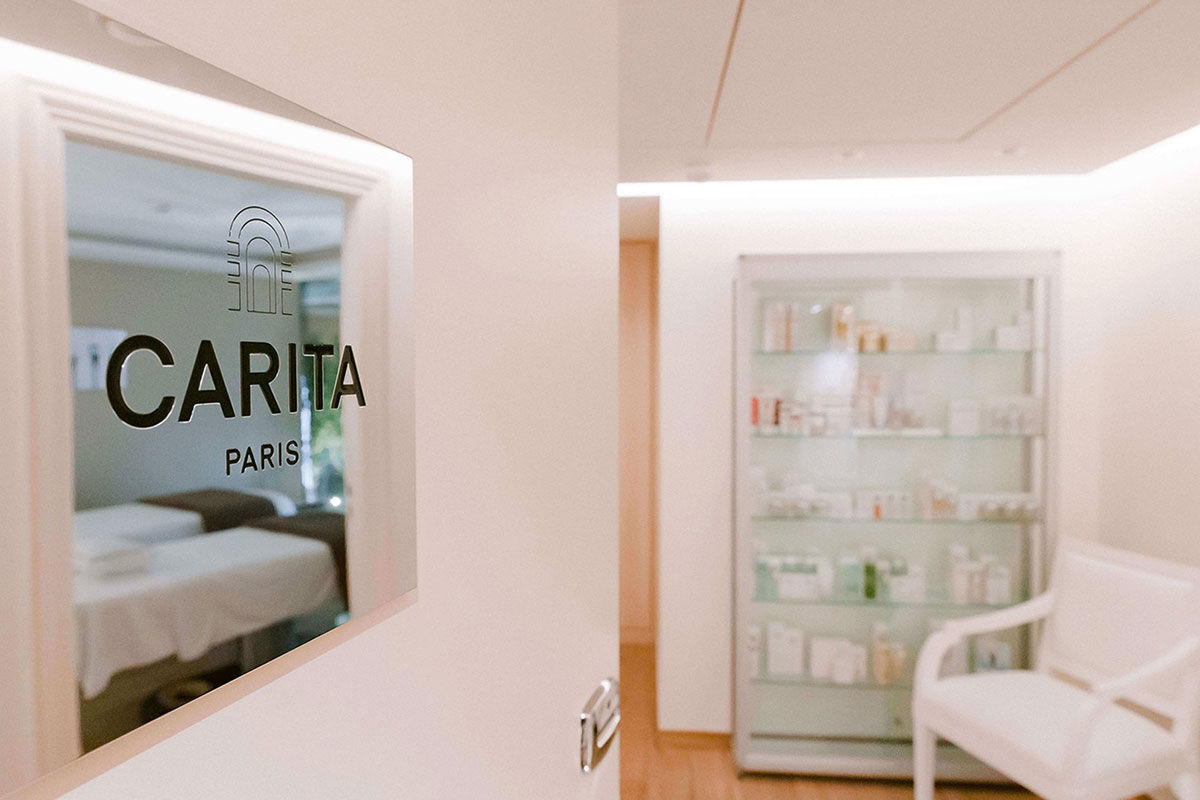 <b>Grand Hotel du Palais Royal</b> - Set opposite the Palais Royal and only a 2-minute walk to the Musee du Louvre, this posh hotel is centrally located for strolls down the Parisian streets. The Grand Hotel du Palais Royal is set within an 18th century building, making it the perfect home for its bright, luxe rooms and champagne toasts.