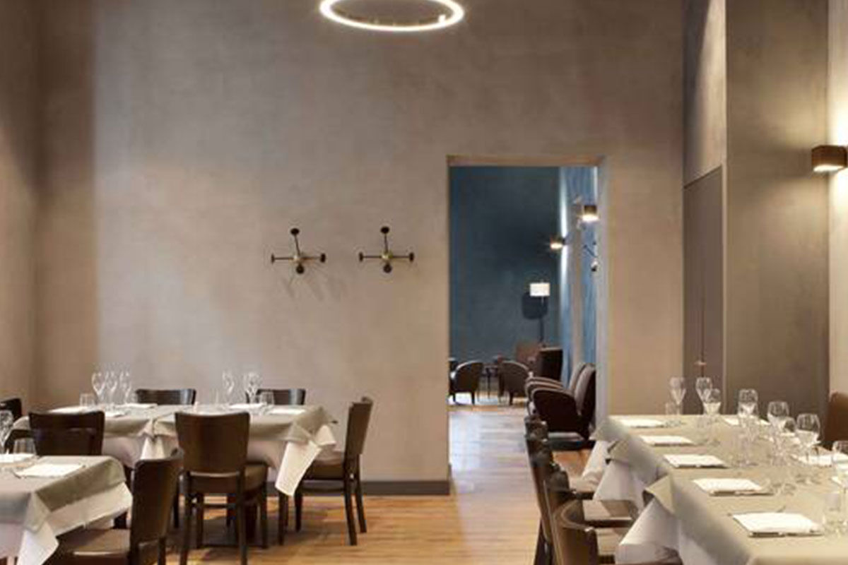 <b>NH Collection Piazza Carlina</b> - Sleek and modern rooms join to make up this upscale hotel that is housed in a 17th century building. Guests enjoy city views on either of two rooftop terraces and savor the Italian cuisine in the airy and monochromatic restaurant.