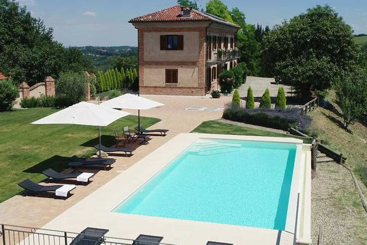 <b>Villa Fontana Relais & Wellness Spa</b> - Set in a restored villa, this secluded wellness hotel offers rejuvenation to guests with a Turkish bath, sauna, steam room, spa and pool. There’s also a restaurant, terrace and garden to put guests at ease.