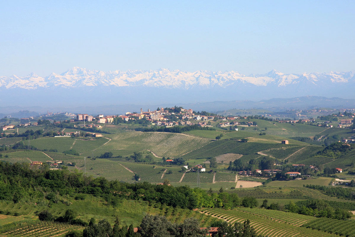 <b>Villa Fontana Relais & Wellness Spa</b> - Set in a restored villa, this secluded wellness hotel offers rejuvenation to guests with a Turkish bath, sauna, steam room, spa and pool. There’s also a restaurant, terrace and garden to put guests at ease.