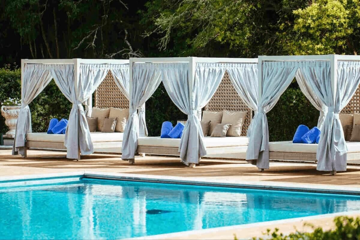 <b>Tivoli Palacio de Seteais Sintra Hotel</b> – Set in a romantic palace, this breathtaking hotel speaks to the heart with its XVIII century architecture, elegant adornments and stunning garden maze. Set on the mountainside of Sintra, this unique palace is in view of the esoteric Quinta da Regaleira and close to the town’s fabulous antique shops.